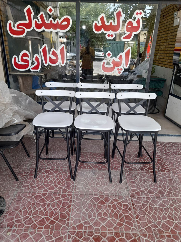 صندلی کانتر لهستانی چوب و فلز